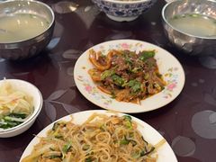 -巍山𤆵肉饵丝