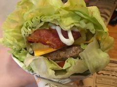 咸蛋超人芝士牛肉堡-牛纽塔·牛人堡(群众路店)