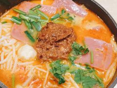 -灵芝妹子海鲜米线(劳动公园店)
