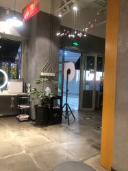 -时尚殿堂明星门店