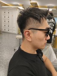 -即型男士理发工作室