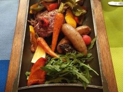 肉类拼盘-香格里拉鱼跃地中海西餐厅·牛排披萨