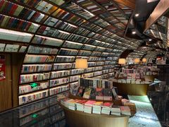 -钟书阁(珍园店)