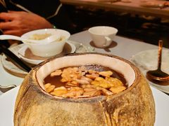 椰子八宝鸡汤-闻见中国海南菜(K11店)