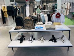 -美特斯邦威(新天地购物中心店)