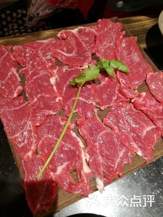 鲜切吊龙黄牛肉