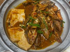 东来烧杂鱼-东来菜馆•手抓海鲜家常菜•海鲜锅贴(鸽子窝店)