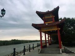 -布尔津河堤夜市