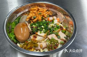 Braised Chicken Feet with Minced Pork and Dry Noodles