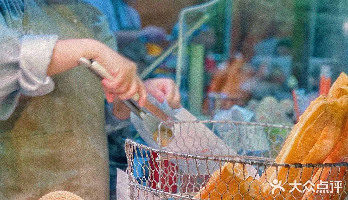 这是一家只在半夜开的油条店……