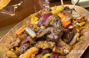 Stir-fried Beef Brisket with Two Onions