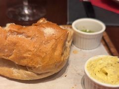 -恰餐厅及酒吧 CHAR Bar & Grill (北京丽都皇冠假日店)