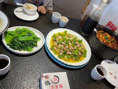 -万重锦·人文川菜馆(骡马市店)
