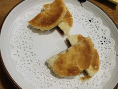 鲜花饼-云水瑶意境云南菜(柏威年购物中心店)