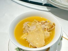 黑枸杞花胶海炖乌鸡汤-翠园(北京王府中环店)