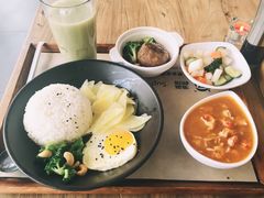 麻辣小龙虾饭-海盗虾饭·剥好的小龙虾饭(SOHO尚都店)