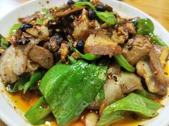 青椒炒回锅肉-人和水上飘(第一家店)