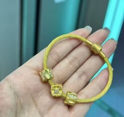 -周生生Chow Sang Sang(先天下店)