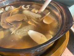武定母鸡炖野生菌-半山腰·云南菜(侨福芳草地店)