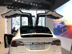 -TESLA 特斯拉(上海太古汇体验店)