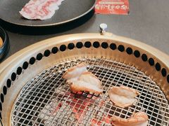 -铭牛烧肉·和牛海鲜自助(高新月牙湖店)