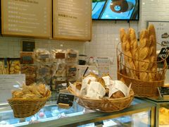 面包甜点陈列柜-BONBON BAKERY