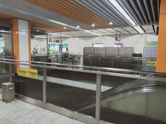 -铁西广场(地铁站)