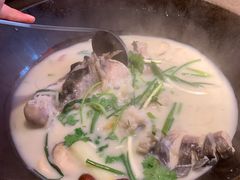 -咕嘟草帽鱼·牛奶一样的鲜鱼汤(天鹅湖万达广场店)