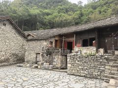 -高荡千年布依古寨旅游景区