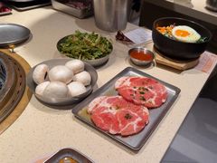 -蚂蚁洞·烤肉大营地(上海静安大悦城店)