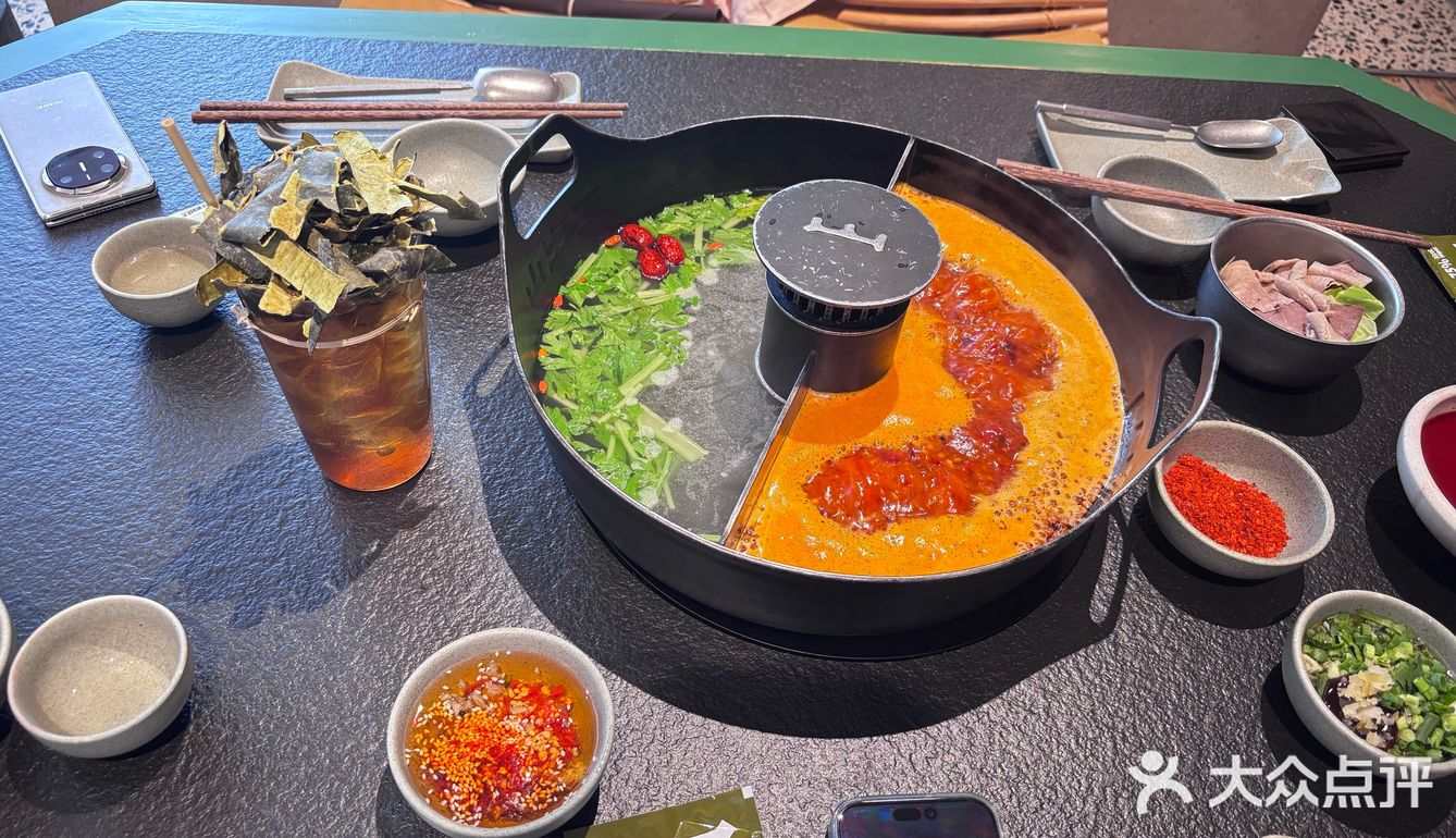 今天是一顿漂亮的火锅🍲