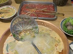 -洱火云南酸菜牛肉火锅(石景山当代商城店)