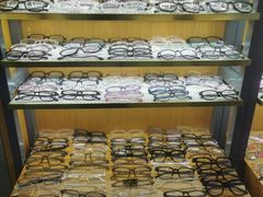 -优医视平价眼镜蔡司依视路折扣工厂店(十里堡店)