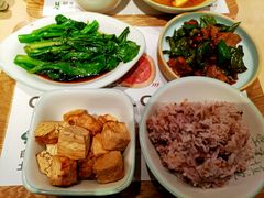 -老乡鸡(上海白玉兰广场店)