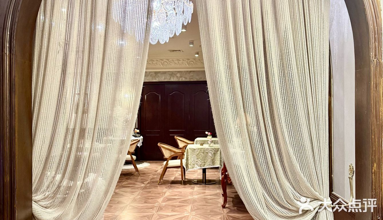 华侨城我家门口的！惊艳南法复古花园餐厅～