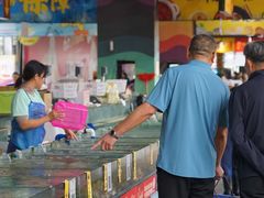 -三亚火车头万人海鲜广场