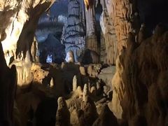 -波斯托伊纳溶洞