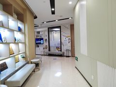 -柏乐口腔医院·舒适化无痛种植牙中心(东盟商务区院)