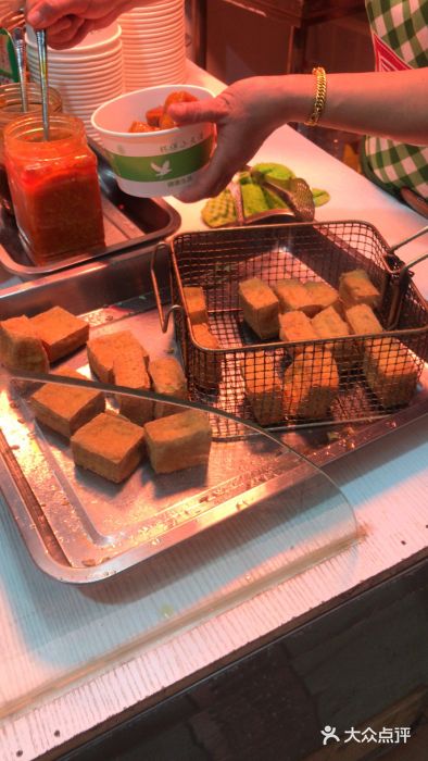 彭盛菜市场臭豆腐图片