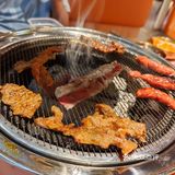 周末就是要和别的人一起吃肉肉呀