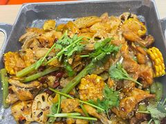 招牌悦蓉牛蛙干锅-精悦蓉(松江万达广场店)
