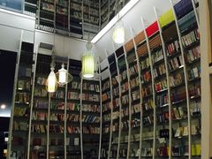 -钟书阁(松江泰晤士小镇店)