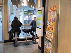 -麦当劳(轻轨曹杨路店)