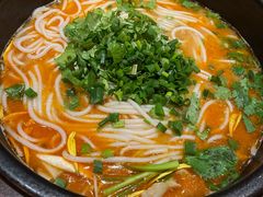 -银米·云南传统过桥米线(双廊黑金冠店)