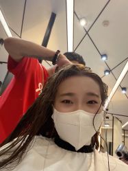-HAIR CORNER