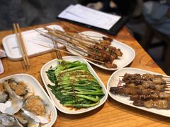 烤湛江生蚝-木屋烧烤(岗顶二店)