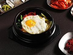 传统石锅拌饭-唯成•韩国炭火烤肉 유성고기