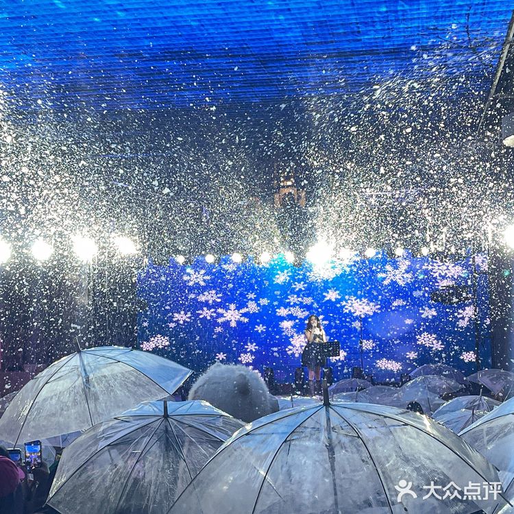 他家的甜品也不戳，hin解辣～一边听歌，一边看下雪