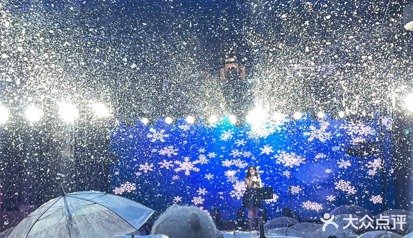 他家的甜品也不戳，hin解辣～一边听歌，一边看下雪