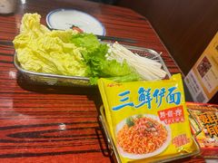 -沙胆彪炭炉牛杂煲(上海日月光广场店)